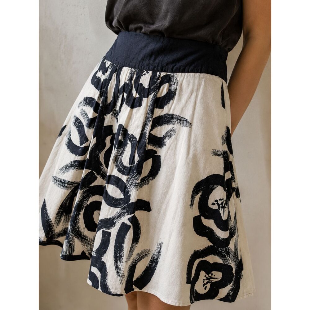 Mossimo Size Small 100% Cotton Black & Cream Floral A-Line Skirt